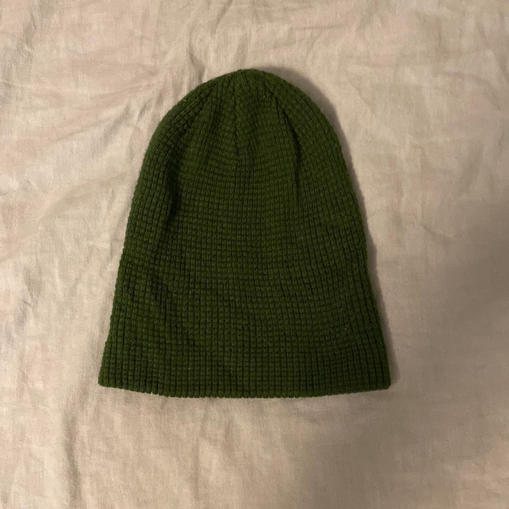 Green urban outfitters beanie